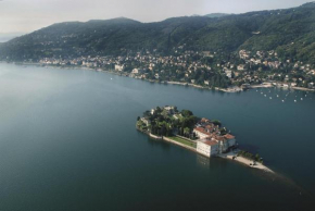 Гостиница MONOLOCALE lago maggiore INTRA  Вербанья